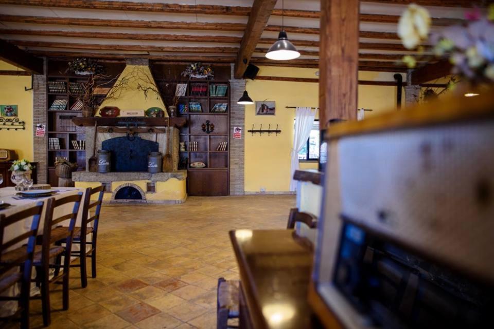 Agriturismo La Melazza Rome Bagian luar foto